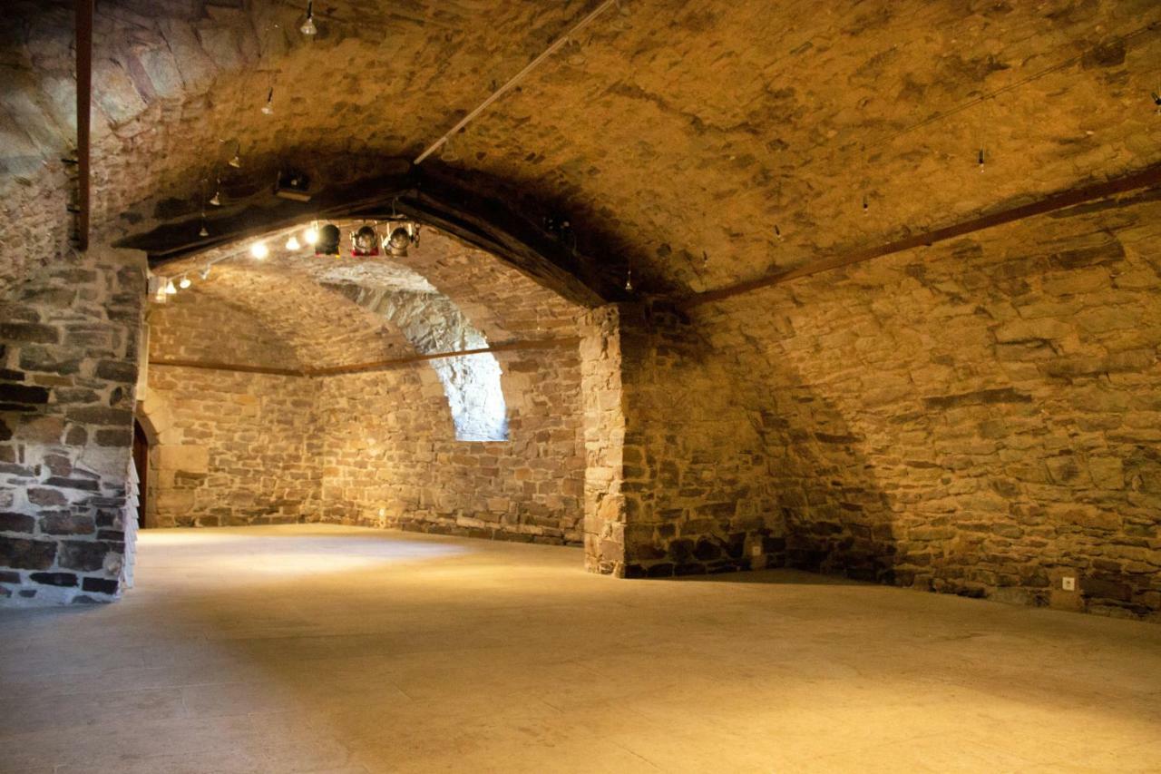 Chateau De Latour Sur Sorgue Marnhagues-et-Latour Εξωτερικό φωτογραφία